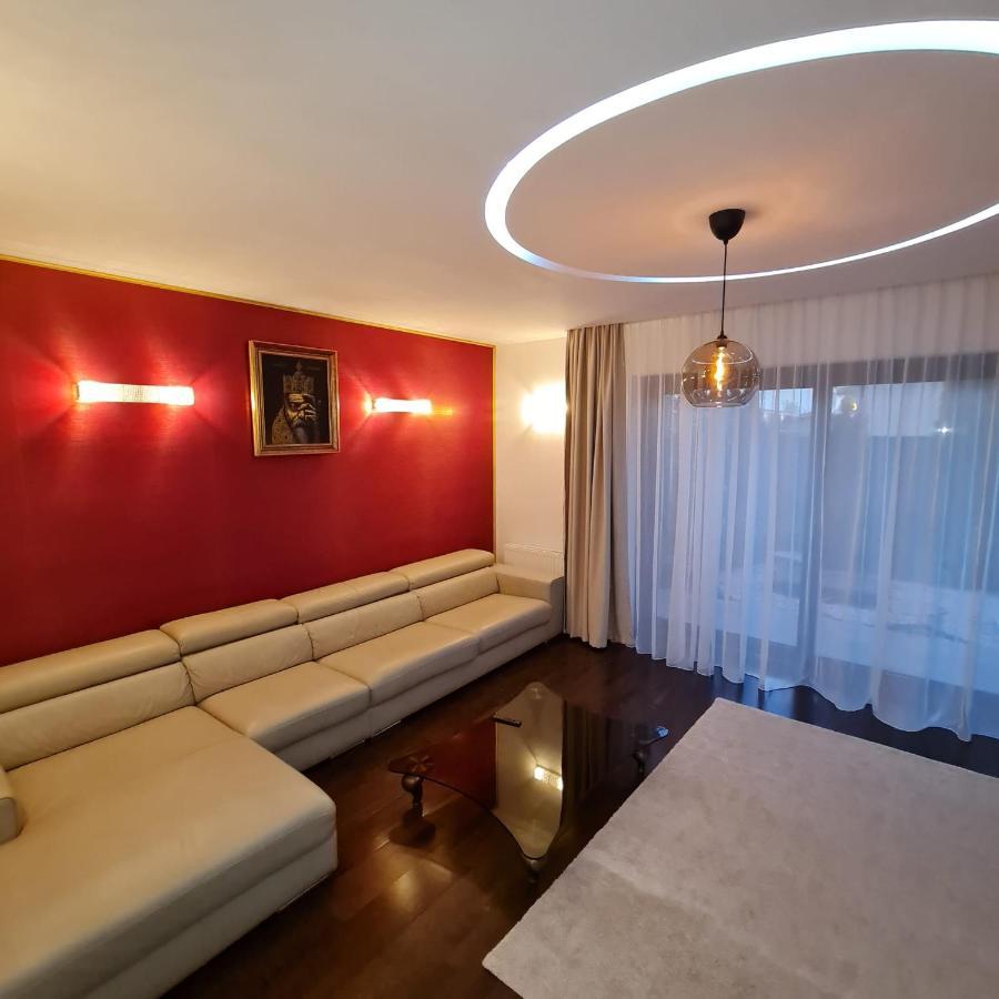 White Galaxy Villa Отопень Екстер'єр фото